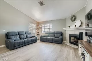 Photo #4: 2724993 Listing 