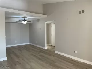 Photo #2: 2725011 Listing 