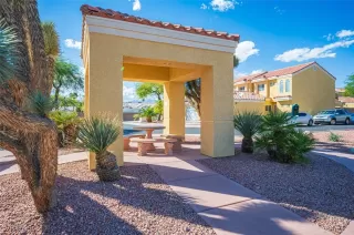 Photo #4: 2725026 Listing 