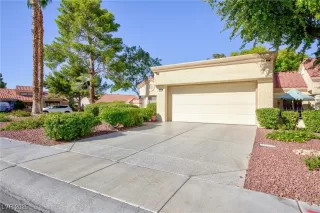 Photo #2: 2725035 Listing