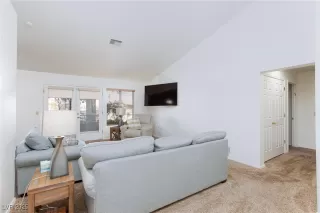 Photo #5: 2725035 Listing