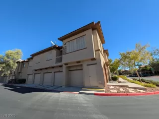 Photo #1: 2725039 Listing 