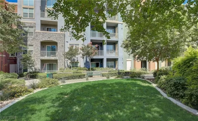 MLS: 2725042 Condo For Sale