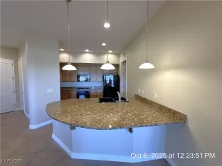 Photo #2: 2725042 Listing 