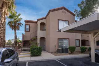 Photo #1: 2725057 Listing 