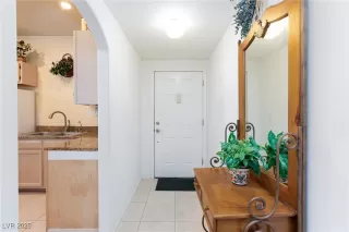 Photo #2: 2725068 Listing 