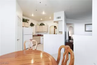 Photo #6: 2725068 Listing 