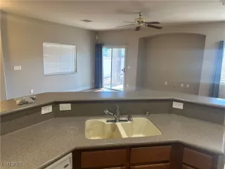 Photo #4: 2725071 Listing 