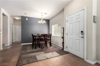 Photo #4: 2725077 Listing