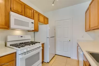 Photo #6: 2725121 Listing