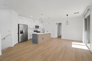 Photo #1: 2725141 Listing 