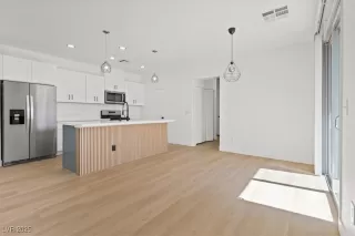 Photo #3: 2725141 Listing 