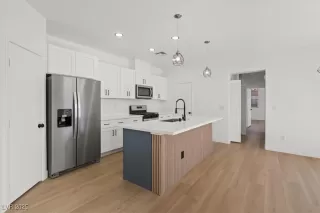 Photo #4: 2725141 Listing 