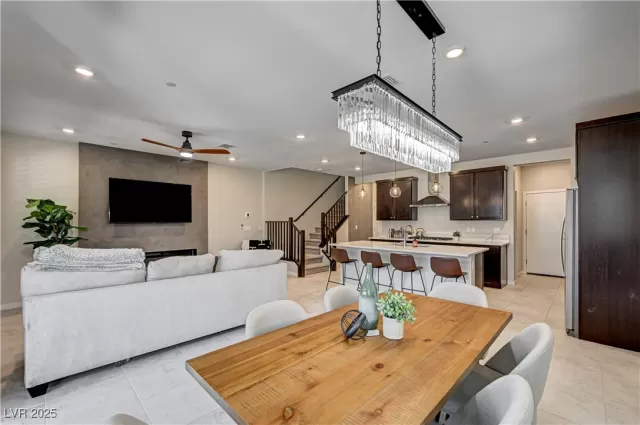 MLS: 2725174 Condo For Sale