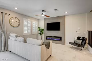 Photo #3: 2725174 Listing