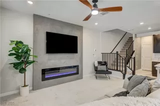 Photo #4: 2725174 Listing