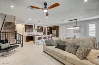 Photo #6: 2725174 Listing