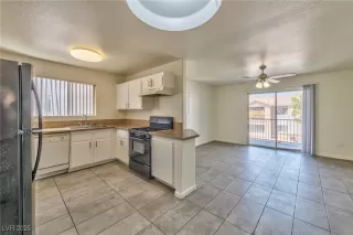 Photo #3: 2725193 Listing 