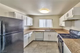 Photo #4: 2725193 Listing 