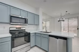 Photo #4: 2725195 Listing