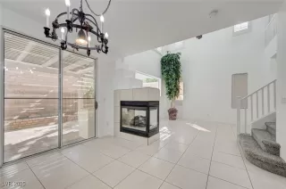 Photo #6: 2725195 Listing