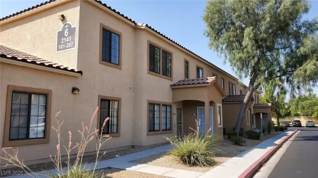 MLS: 2725211 Condo For Sale