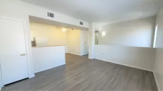 Photo #5: 2725211 Listing 