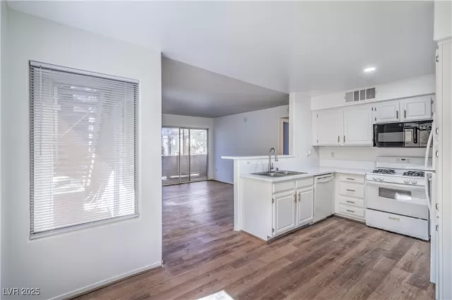 MLS: 2725222 Condo For Sale