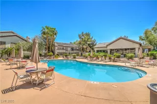 Photo #2: 2725222 Listing 