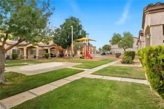 Photo #2: 2725238 Listing