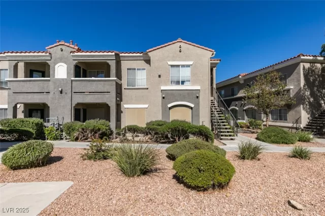 MLS: 2725240 Condo For Sale