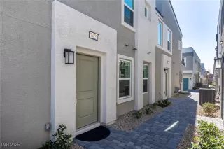 Photo #1: 2725276 Listing 