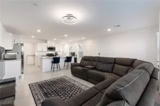 Photo #2: 2725276 Listing 