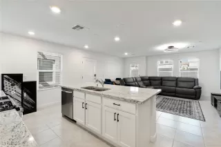 Photo #4: 2725276 Listing 