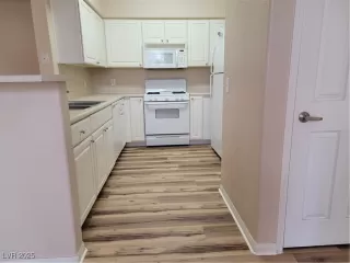 Photo #2: 2725279 Listing 