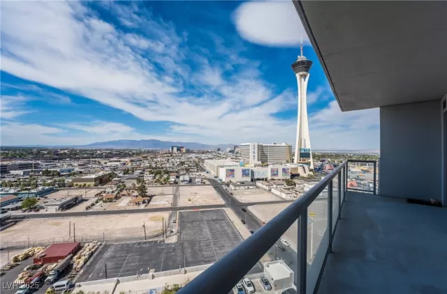 MLS: 2725292 Condo For Sale