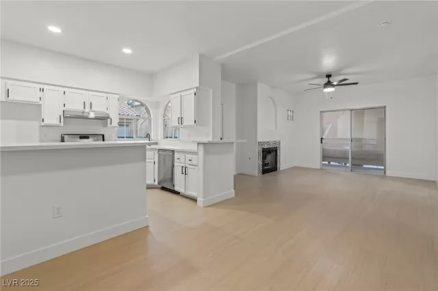 MLS: 2725298 Condo For Sale