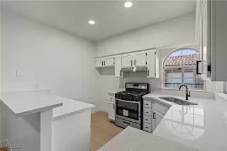 Photo #1: 2725298 Listing 