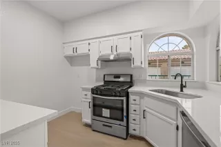 Photo #3: 2725298 Listing 