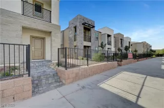 Photo #1: 2725309 Listing 