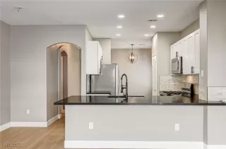 Photo #5: 2725319 Listing 