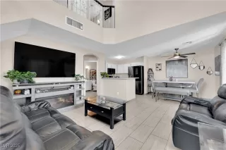 Photo #1: 2725330 Listing 