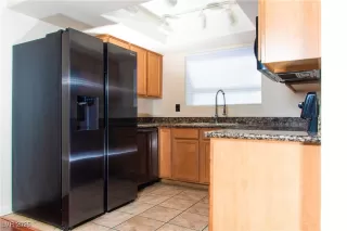 Photo #5: 2725352 Listing