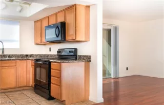 Photo #6: 2725352 Listing