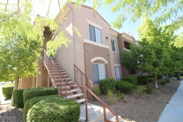 MLS: 2725354 Condo For Sale