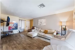 Photo #5: 2725364 Listing 