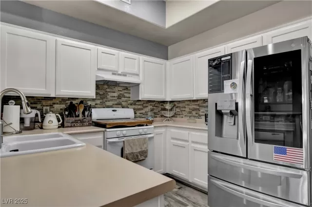 MLS: 2725374 Condo For Sale