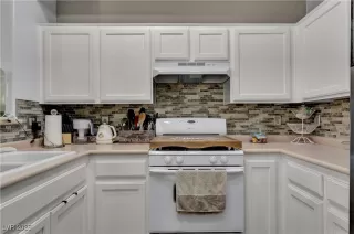 Photo #2: 2725374 Listing