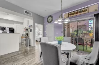 Photo #3: 2725374 Listing