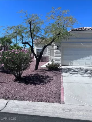 Photo #2: 2725395 Listing 